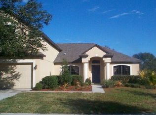 1914 Abbey Trace Dr, Dover, FL 33527