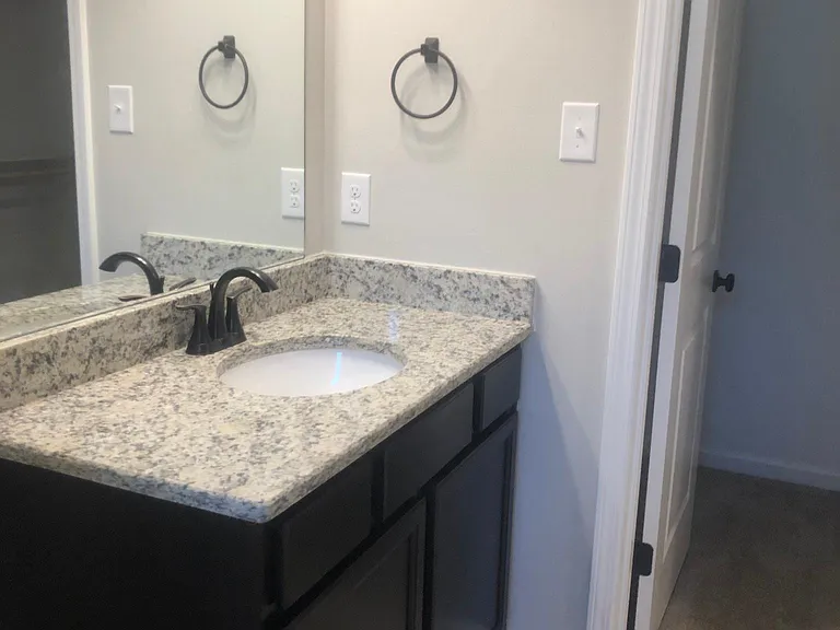 418 Berg Ct — Photo 14