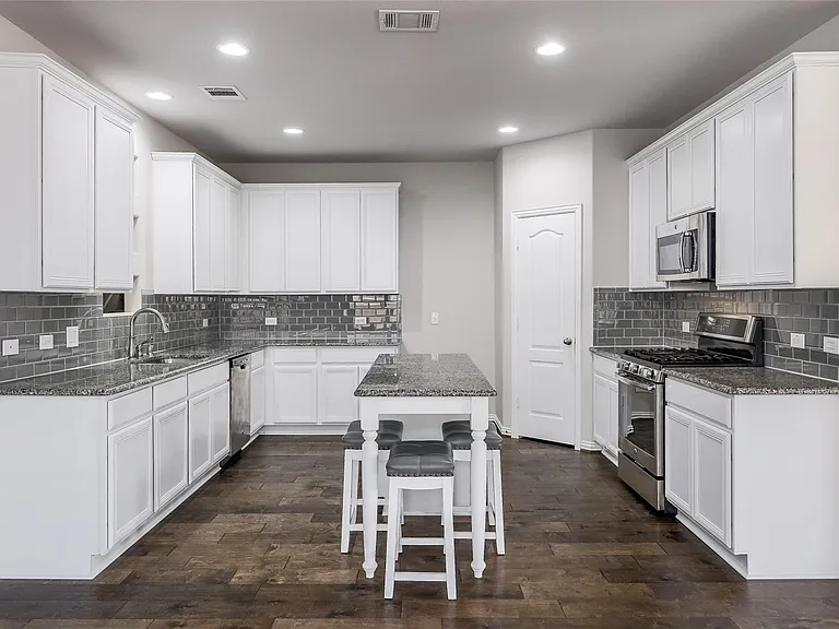 205 Penna Ln — Photo 8