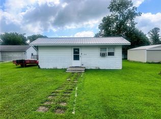 374 N Adams St, Mason, IL 62443