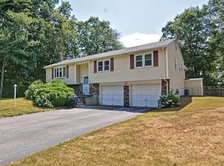 99 Ash Park Dr, Stoughton, MA 02072
