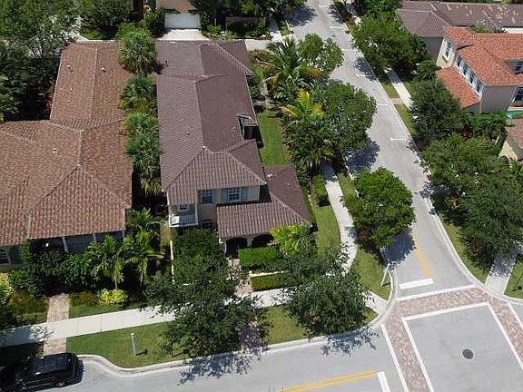4th image of 125 Barcelona Dr