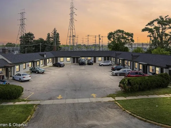 44784 Woodward Ave, Pontiac, MI 48341
