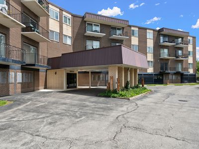 9820 S Pulaski Rd APT 203, Oak Lawn, IL, 60453