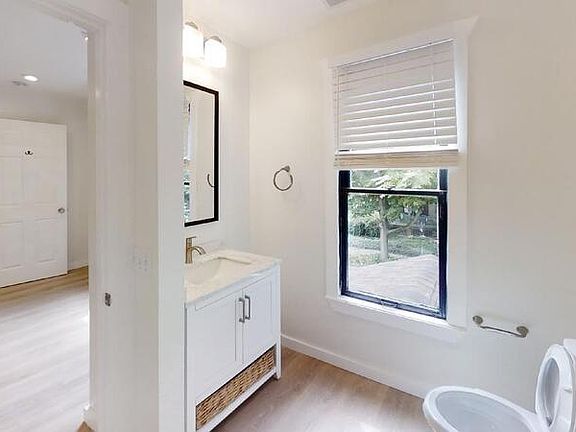 5th image of 603 E Ann St #4