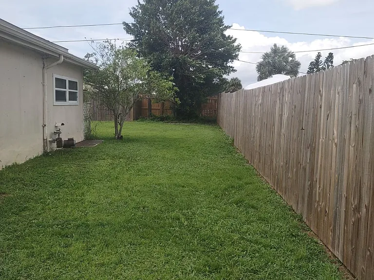 22138 Belinda Ave — Photo 12