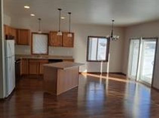 4384 Estate Dr S #4384, Fargo, ND 58104