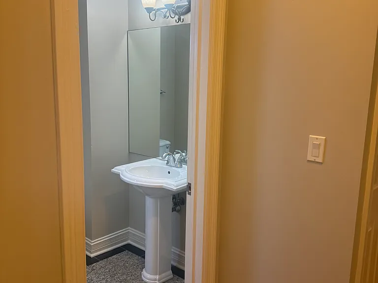 2338 W Morse Ave #4A — Photo 15