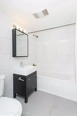 Rented by Living New York | media 19