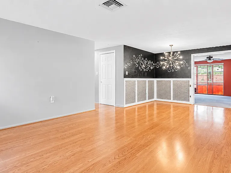 3628 Holiday Lake Dr — Photo 3