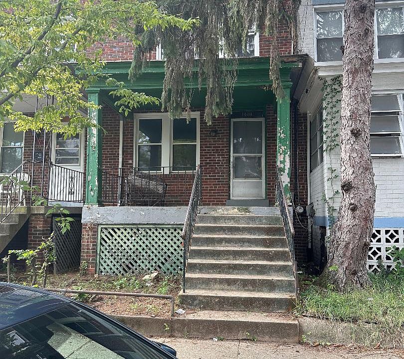 2nd image of 1449 Ridge Pl SE