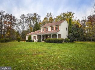 5633 Longchamps Cir, Pipersville, PA 18947