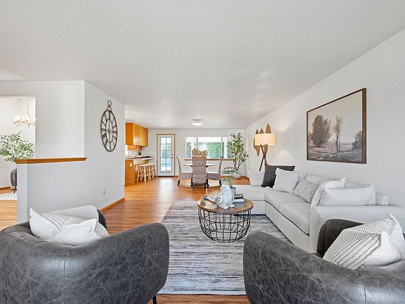 4th image of 910 S Arthur Pl