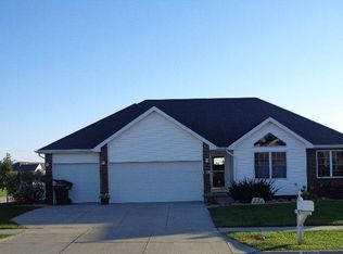 2865 Ohanlon Dr, Lincoln, NE 68516
