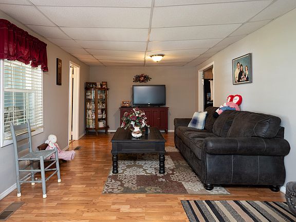 4th image of 141 Brookside School Ln