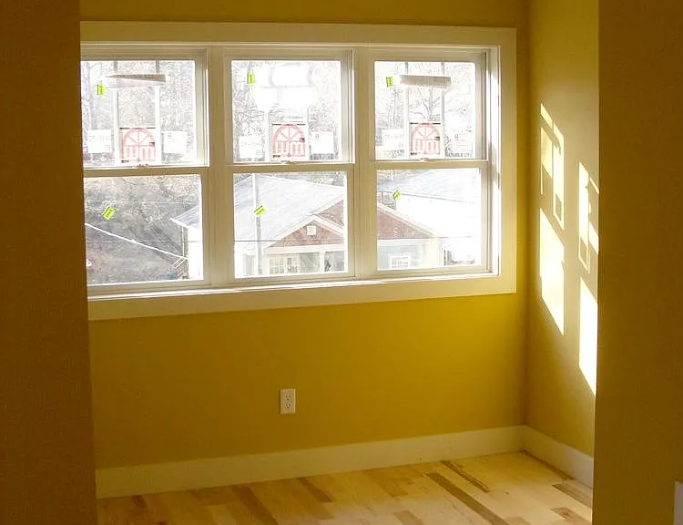 210 Wellington St — Photo 7