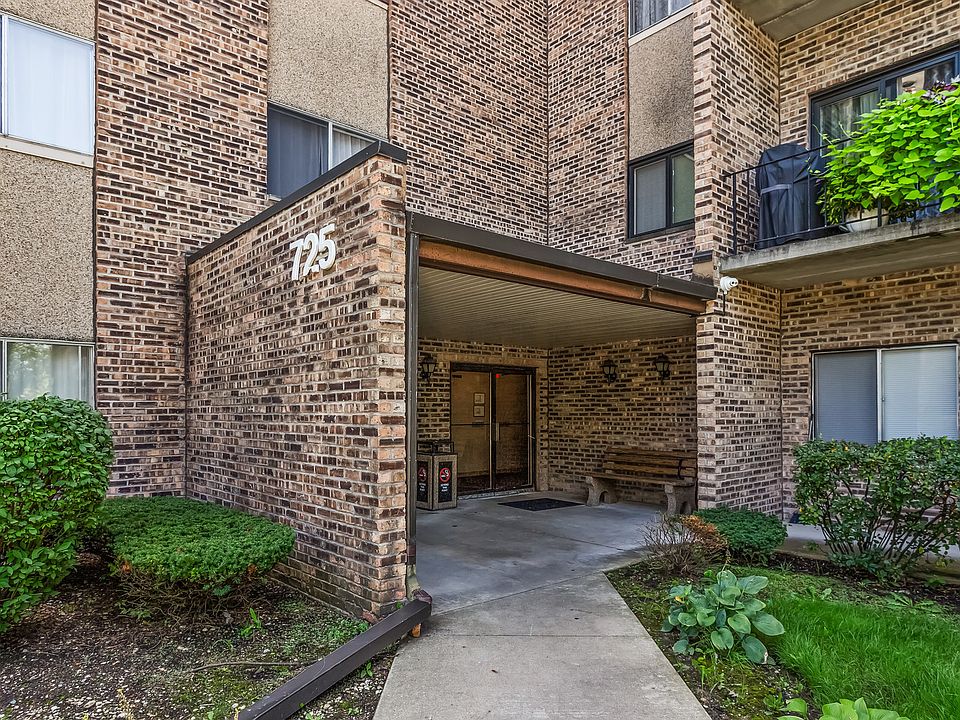 1st image of 725 W Huntington Commons Rd APT 104