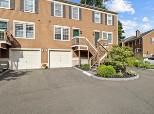 49 Foxbridge Village Rd #49, Branford, CT 06405