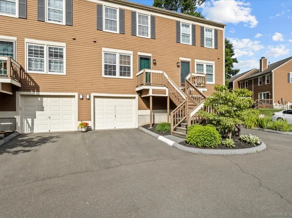 49 Foxbridge Village Road #49, Branford, CT 06405