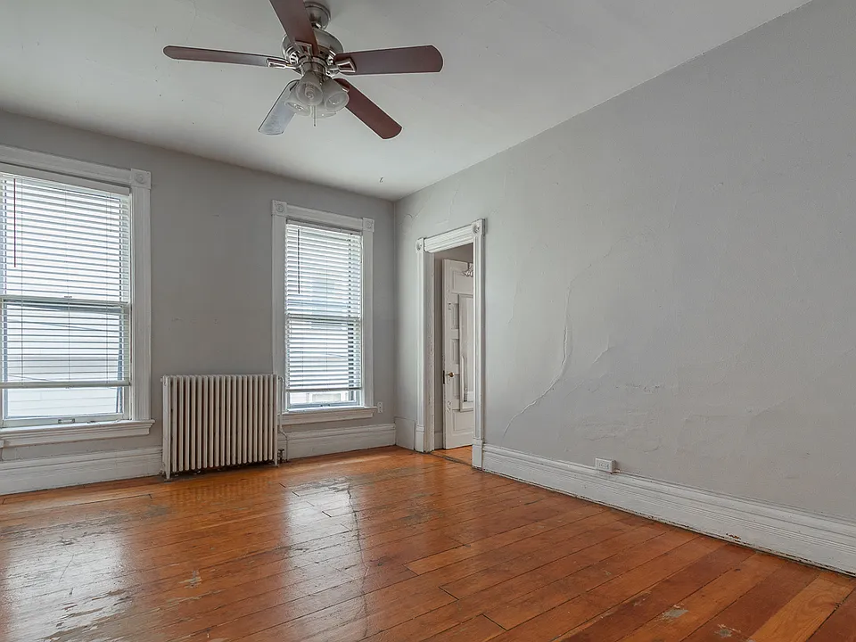 313 E Mifflin St #6