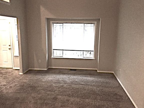 5th image of 14905 93rd Ave E