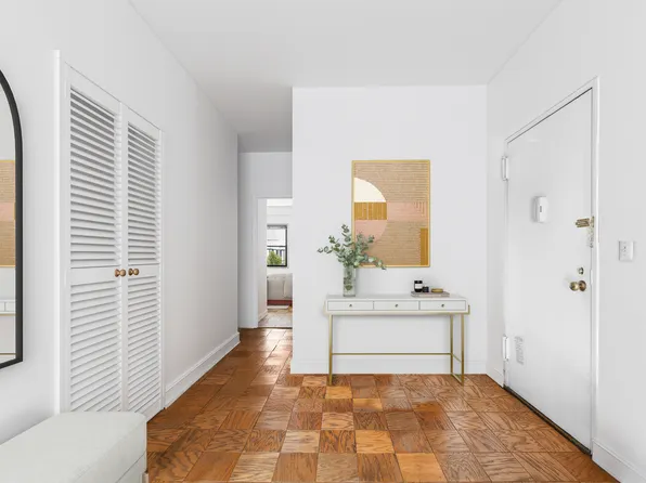 333 East 55th Street PHC image 3 of 17