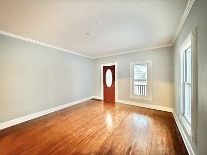 5th image of 426 S Jackson St #1