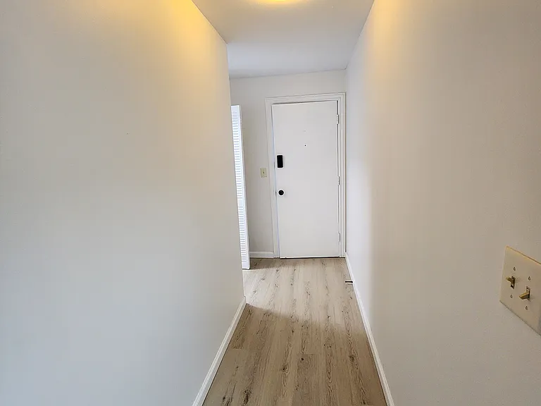14417 Pennsylvania Rd #9 — Photo 12