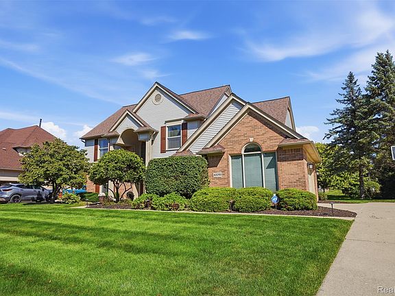 3rd image of 48098 Covington Ct