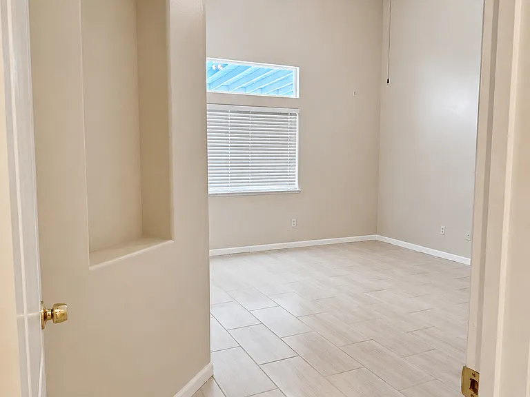 404 Windsor Park Dr — Photo 27