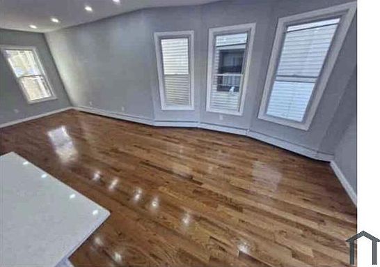 3rd image of 1513 Rosedale Ave #2