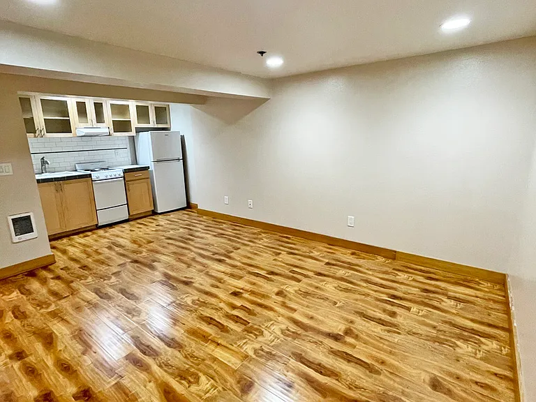 Chardonnay Apartments — Photo 11