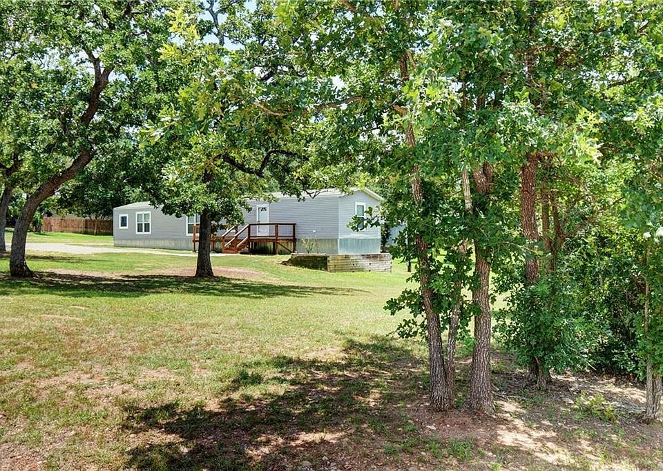 1st image of 105 Redbird Ln