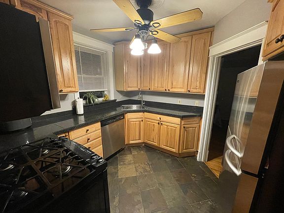 2nd image of 1430 Woodland Dr #2