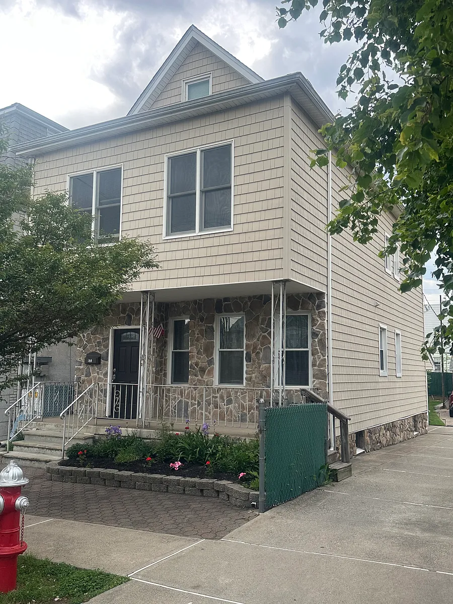Building Photo - 159 Division Ave #2