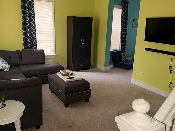 4th image of 621 East St #1
