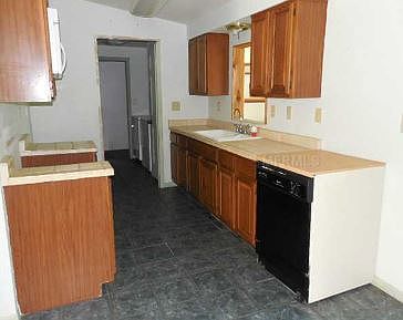 3rd image of 7400 Ridgewood Ave #112