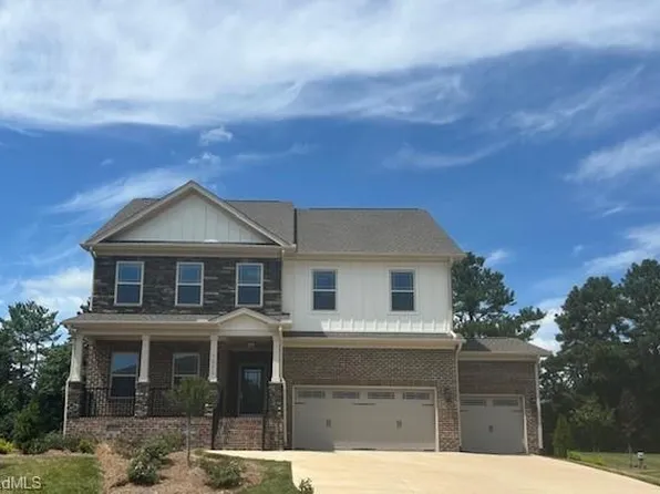 7892 Maple Pond Dr, Oak Ridge, NC 27310