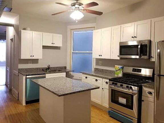 3rd image of 2051 W Division St APT 3F
