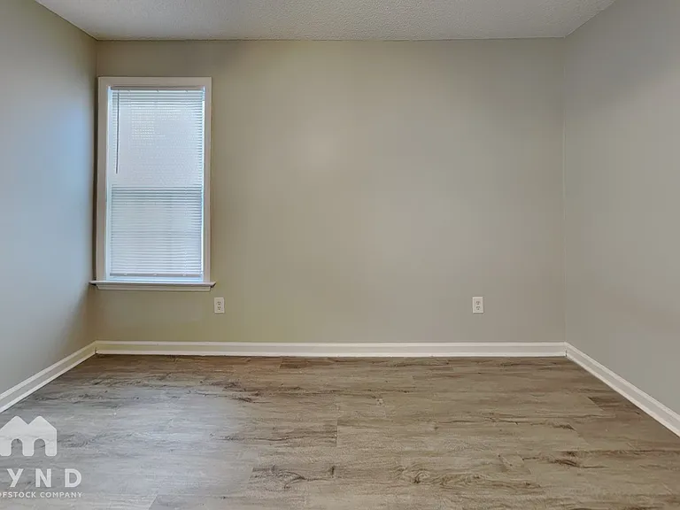 928 Shannondale Dr — Photo 13