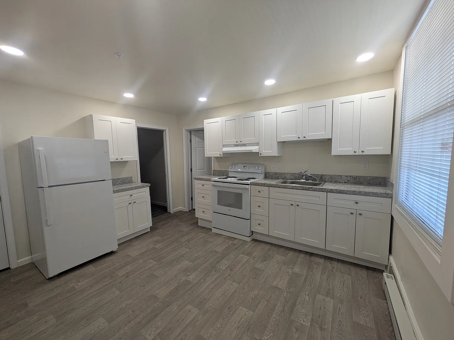 2 bed, $875 — Photo 3