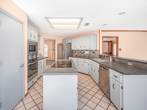4th image of 5505 85th St