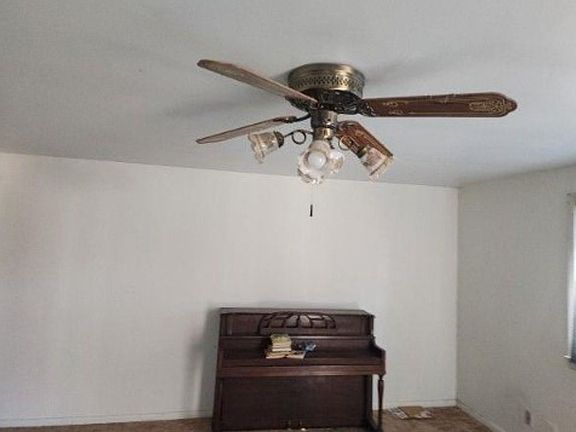 Additional Living Room