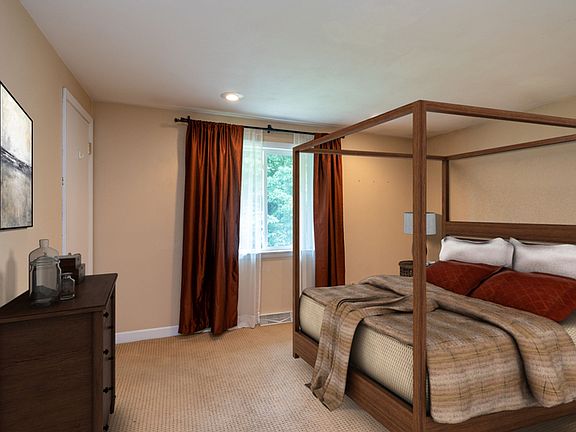 5th image of 13 Tanglewood Ct