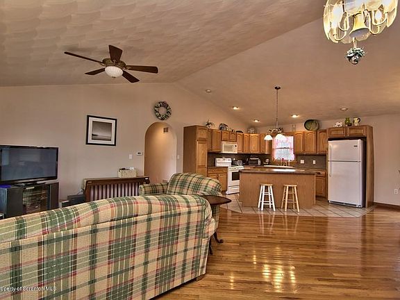 5th image of 133 E Acorn Hill Dr