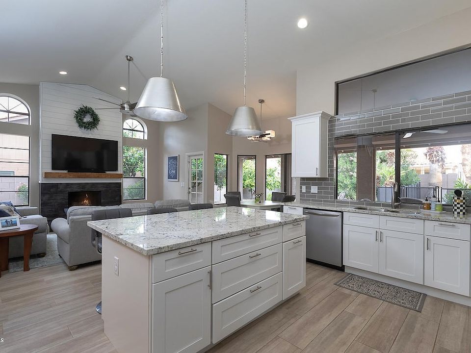 9822_E_Wood_Dr_11  Copy