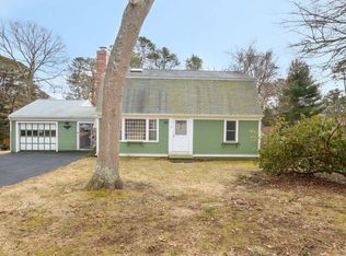 6 Holly Ln, East Sandwich, MA 02537