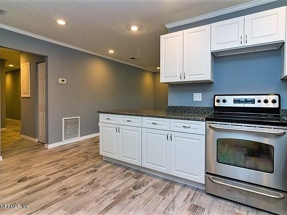 4th image of 6738 Cotton Tail Ln