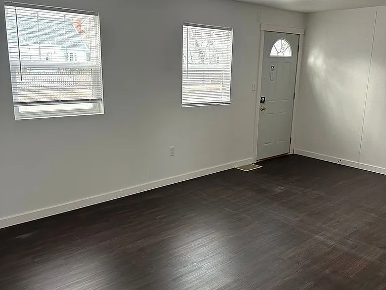 610 Sherman Ave — Photo 2