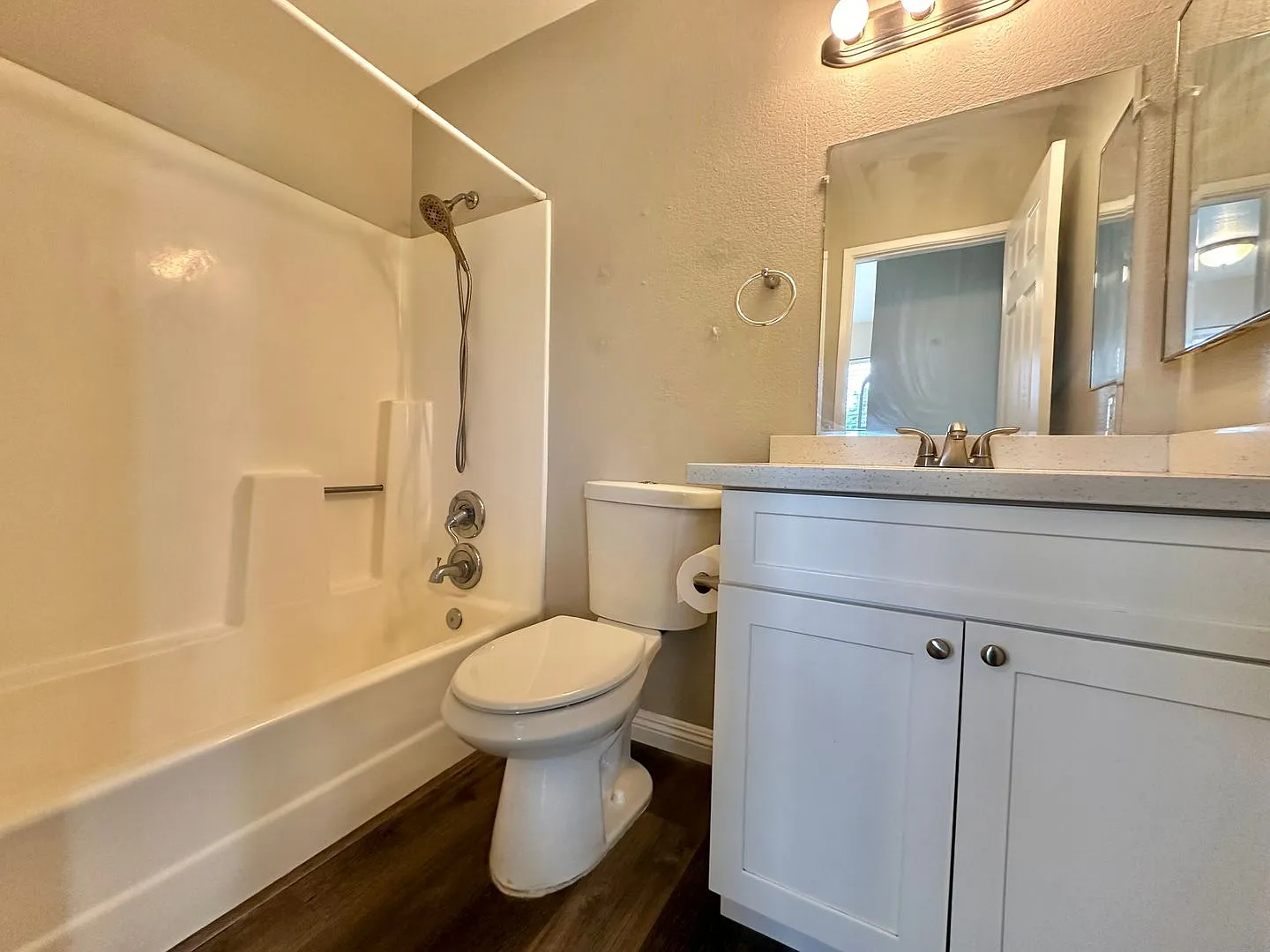 Polley Drive Apartments — Photo 4